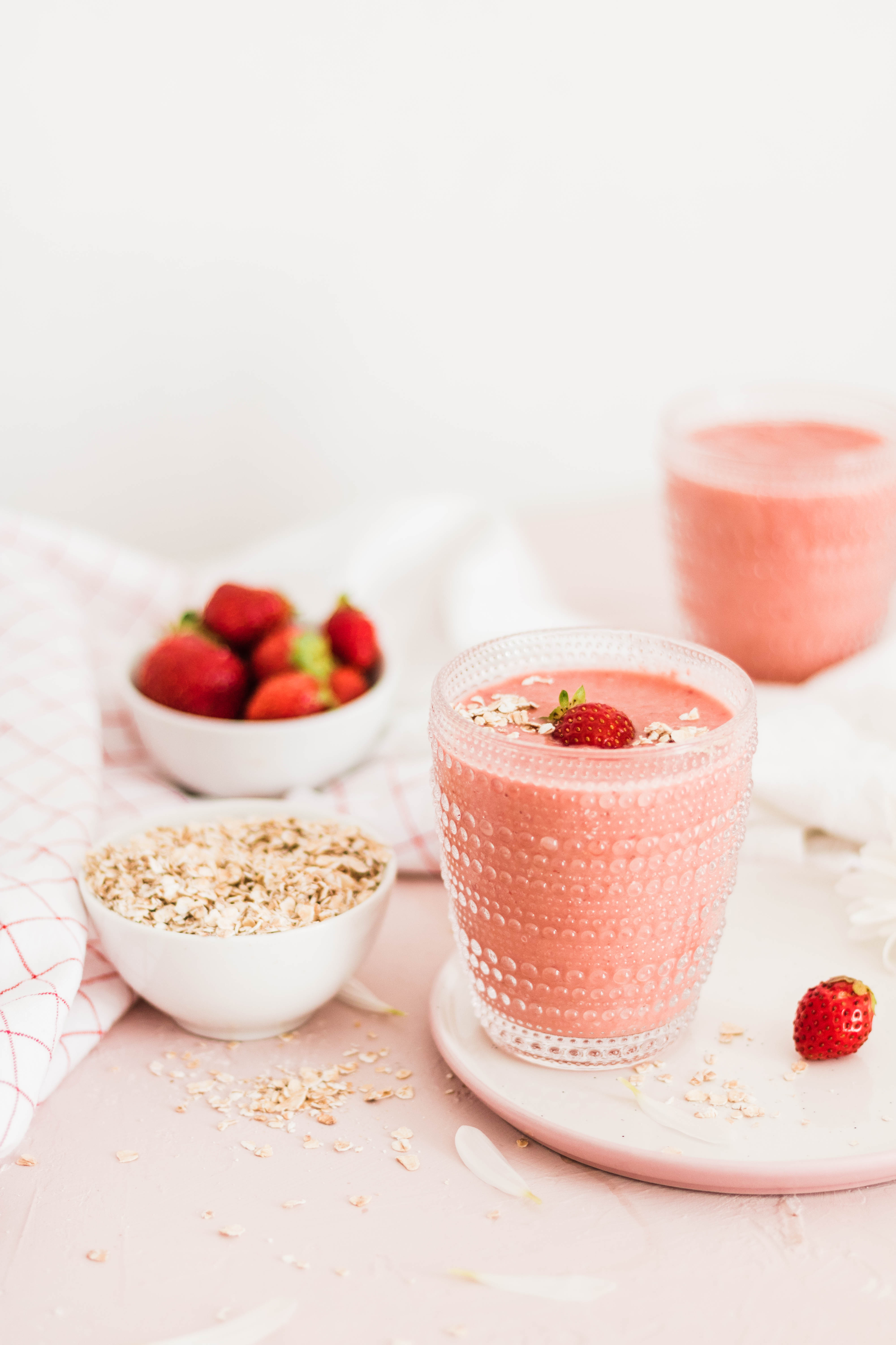Strawberry Peach Oat Smoothie